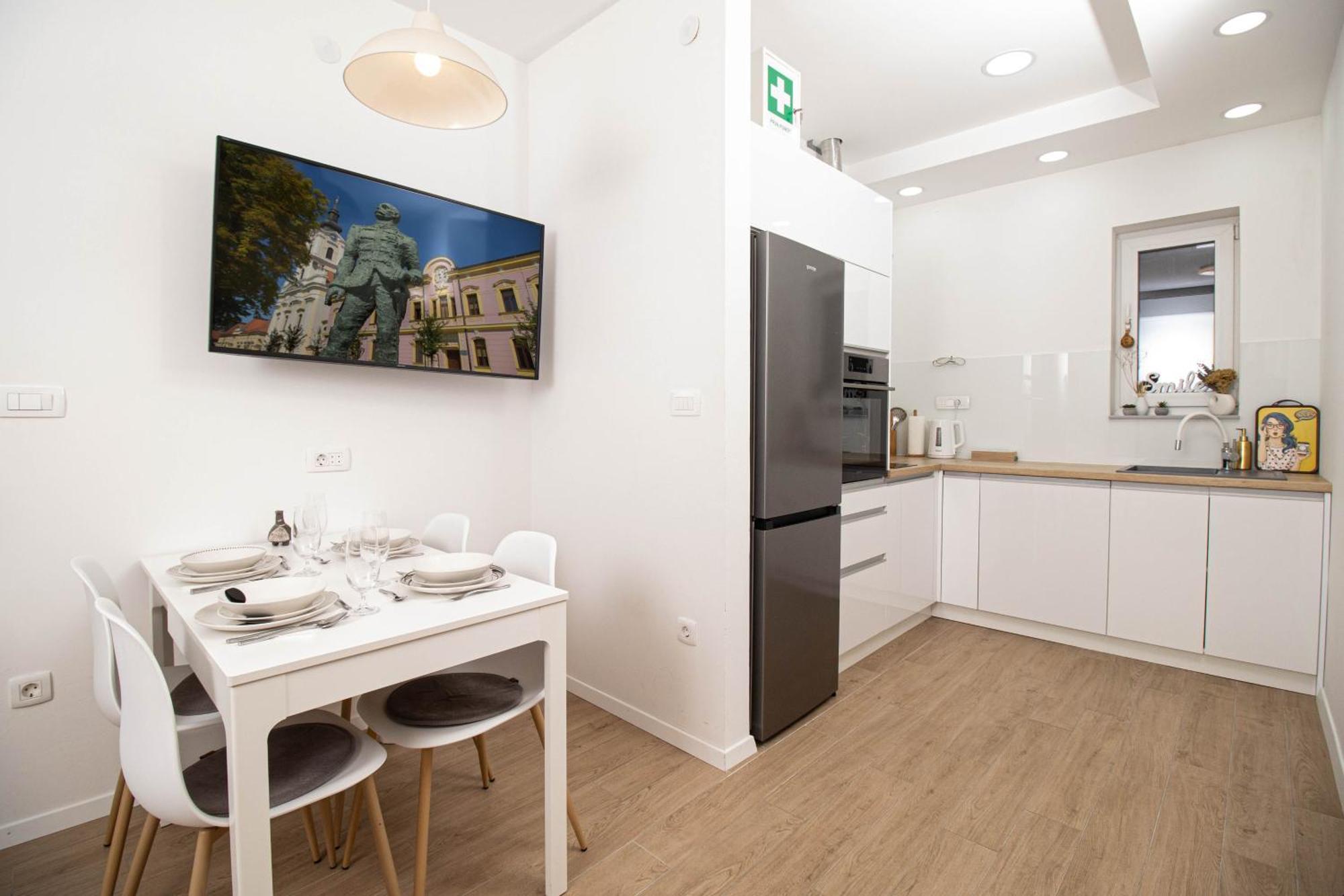 Apartman Maki Vinkovci Zewnętrze zdjęcie
